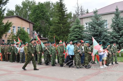 Аксубаевцы, охранявшие рубежи страны, отметили День пограничника