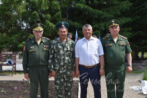 Аксубаевцы, охранявшие рубежи страны, отметили День пограничника