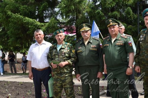 Аксубаевцы, охранявшие рубежи страны, отметили День пограничника