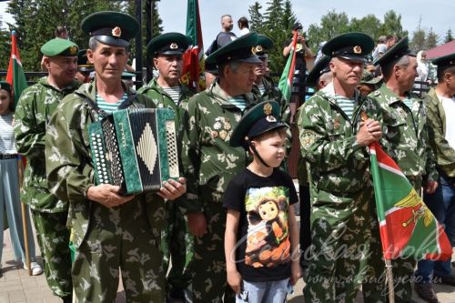 Аксубаевцы, охранявшие рубежи страны, отметили День пограничника