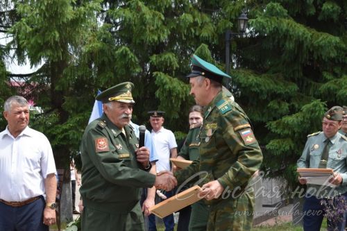 Аксубаевцы, охранявшие рубежи страны, отметили День пограничника