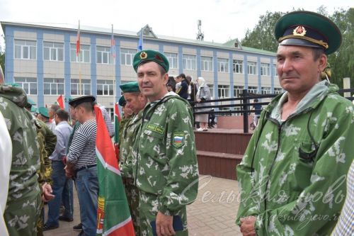 Аксубаевцы, охранявшие рубежи страны, отметили День пограничника