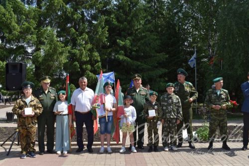 Аксубаевцы, охранявшие рубежи страны, отметили День пограничника