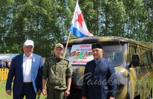 Яркий аксубаевский Сабантуй: чествовали механизаторов, пели, танцевали и состязались в спорте