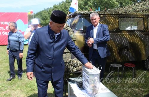 Яркий аксубаевский Сабантуй: чествовали механизаторов, пели, танцевали и состязались в спорте