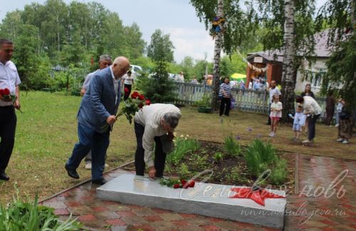 В Аксубаевском районе «Троицкие хороводы» прошли под проливным дождем