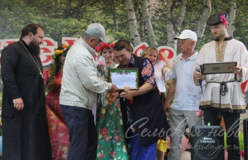 В Аксубаевском районе «Троицкие хороводы» прошли под проливным дождем
