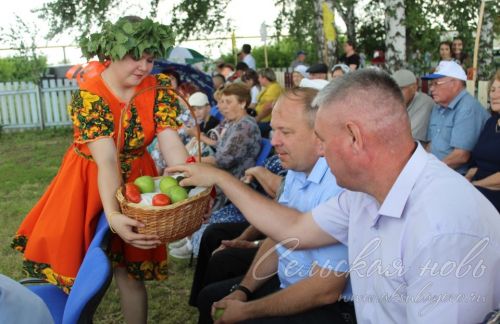 В Аксубаевском районе «Троицкие хороводы» прошли под проливным дождем