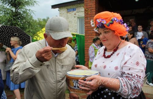 В Аксубаевском районе «Троицкие хороводы» прошли под проливным дождем
