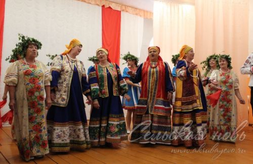 В Аксубаевском районе «Троицкие хороводы» прошли под проливным дождем