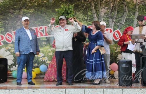 В Аксубаевском районе «Троицкие хороводы» прошли под проливным дождем