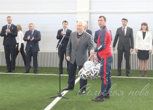 В Аксубаеве открыли крытый футбольный манеж «Аксу»