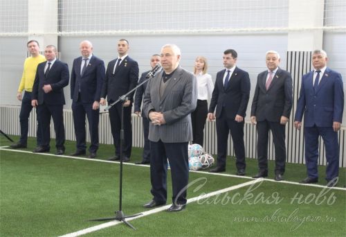 В Аксубаеве открыли крытый футбольный манеж «Аксу»