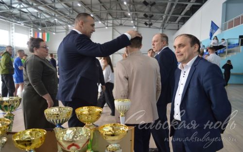 С Аксубаевскими волейболистами встретился Фарид Мухаметшин