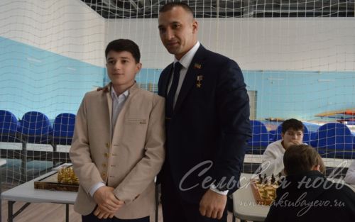 С Аксубаевскими волейболистами встретился Фарид Мухаметшин