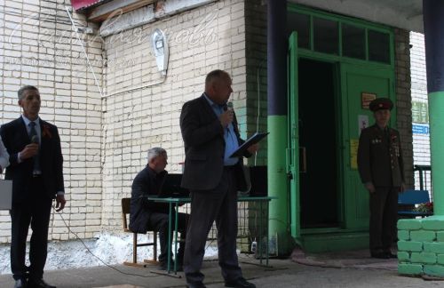 В Емелькино открыли мемориальную доску бойцу СВО