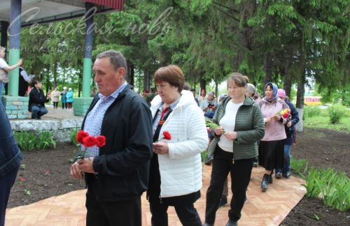 В Емелькино открыли мемориальную доску бойцу СВО