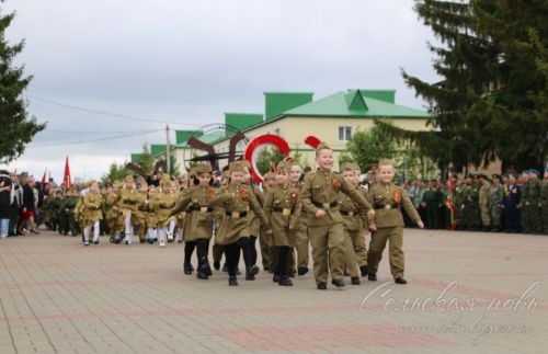 Фоторепортаж с Парада Победы в Аксубаеве