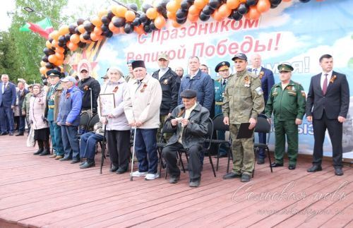 Фоторепортаж с Парада Победы в Аксубаеве