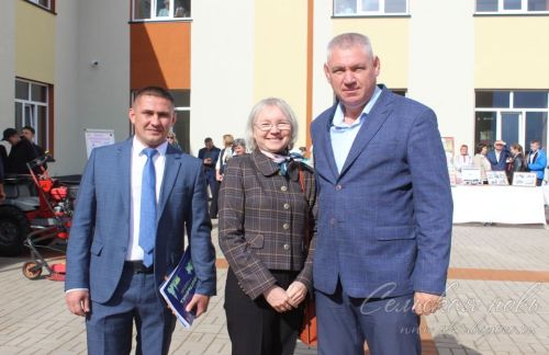 В Аксубаевском районе открыли школу после капремонта и провели августовское совещание работников образования