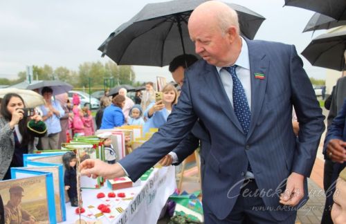 В Аксубаевском районе открыли школу после капремонта и провели августовское совещание работников образования