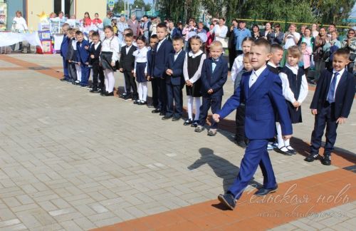 В Аксубаевском районе открыли школу после капремонта и провели августовское совещание работников образования