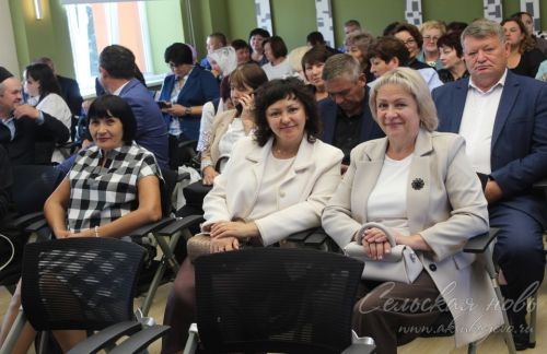 В Аксубаевском районе открыли школу после капремонта и провели августовское совещание работников образования
