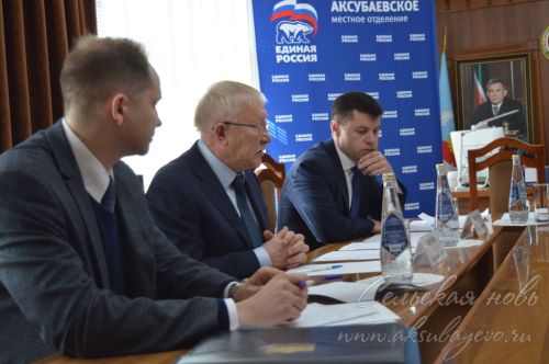 Аксубаевский район посетил депутат Госдумы Олег Морозов