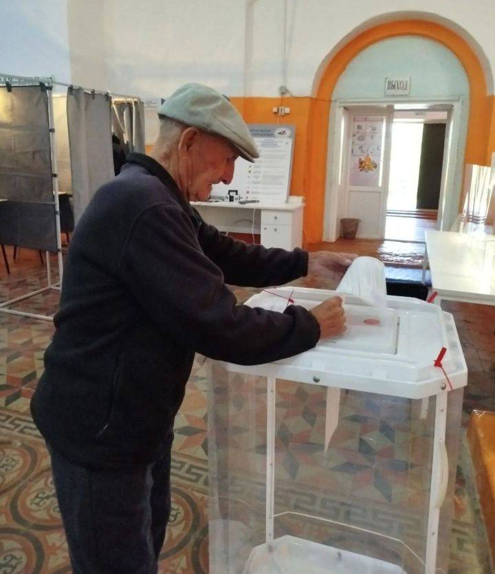 В Аксубаевском районе 92-летний ветеран труда сделал свой выбор