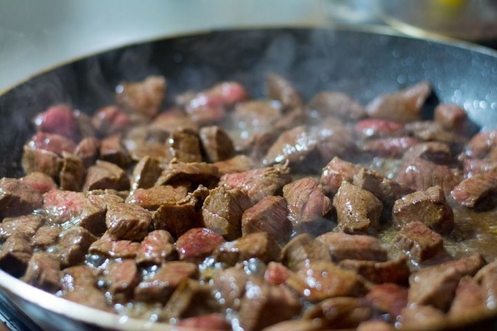 Постоянное употребление красного мяса повышает риск сердечно-сосудистых заболеваний