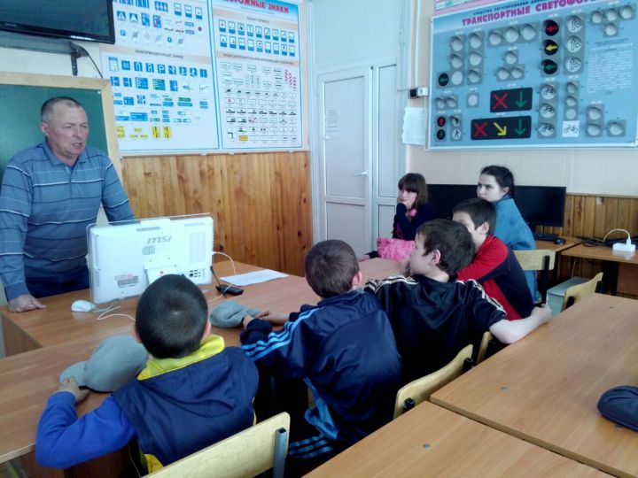 Аксубаевские воспитанники приюта в гостях у ДОСААФ