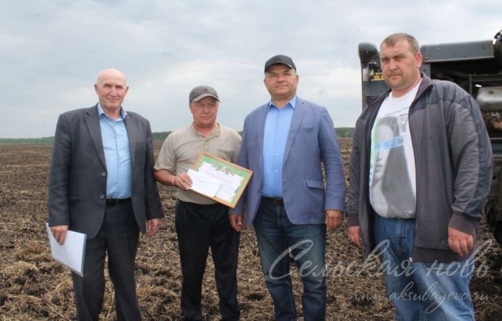 Аксубаевец Валерий Купцов –третий призер по подготовке почвы