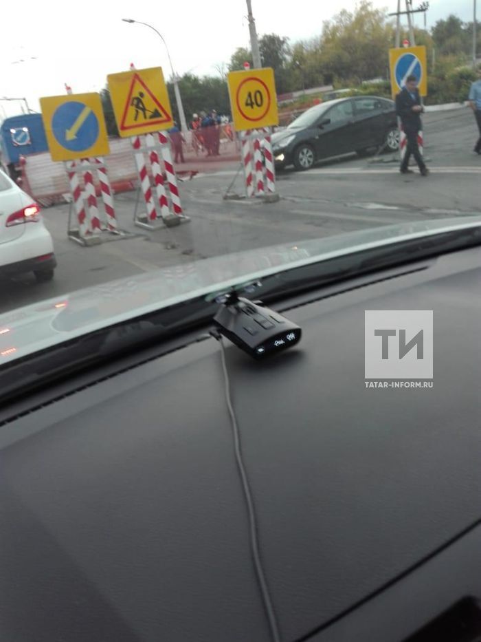 На Ершова образовался провал, ГИБДД просит казанских автомобилистов объезжать дорогу