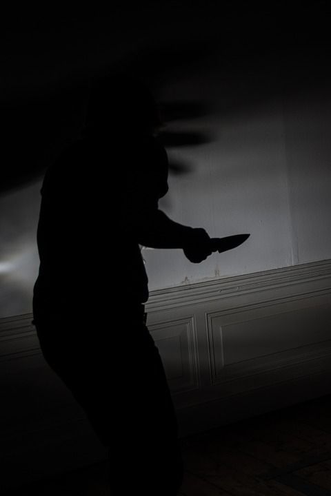 Мужчина ножом убил жену из за ревности в соседнем городе