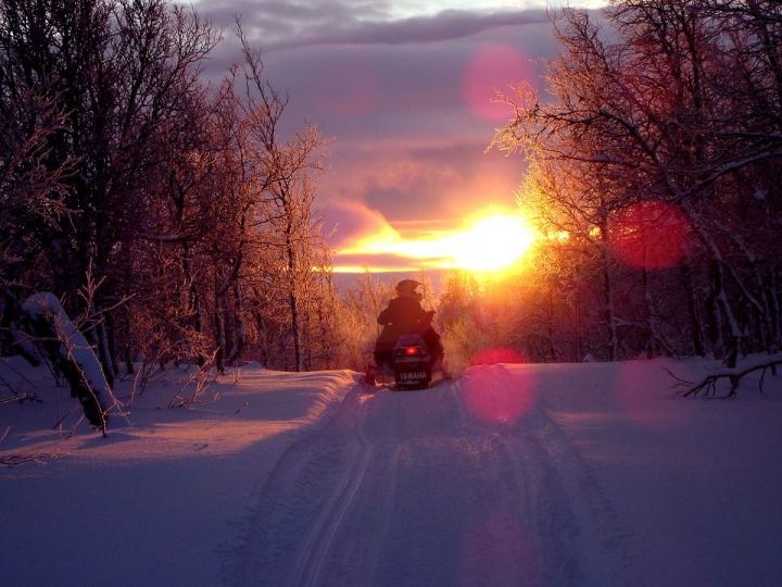Житель Нижнекамска лишился почти миллиона рублей при попытке купить снегоход