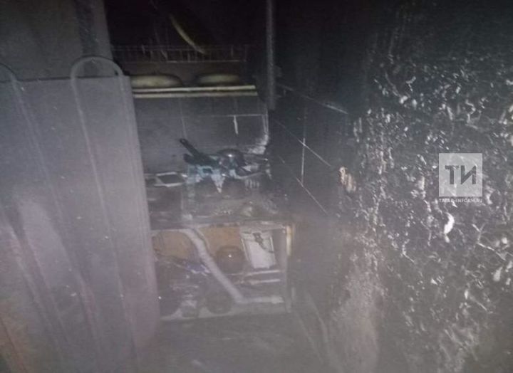 В Казани пожарные спасли из девятиэтажки подростка, отравившегося дымом