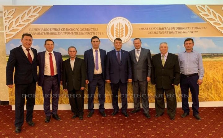 Делегацию работников сельского хозяйства Аксубаевского района с профессиональным праздником поздравил Президент РТ