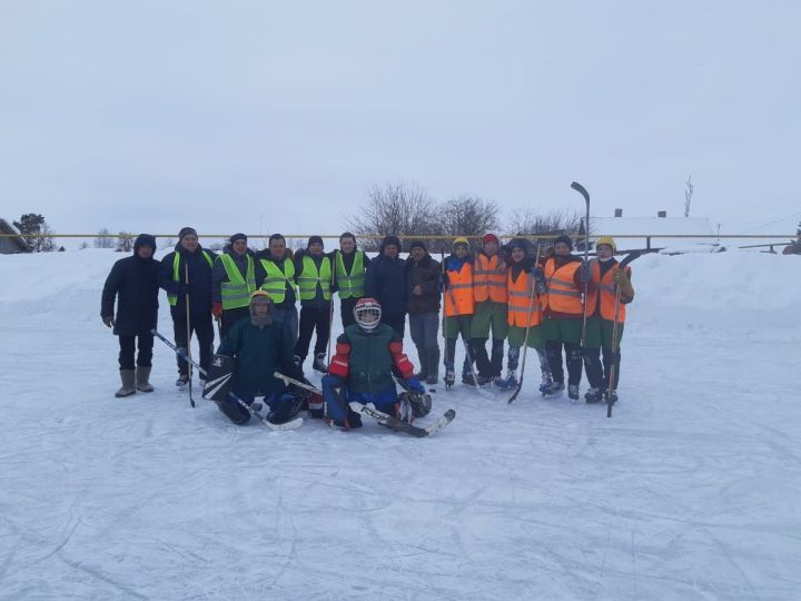 Ново–Аксубаевские хоккеисты на льду, как по маслу скользили