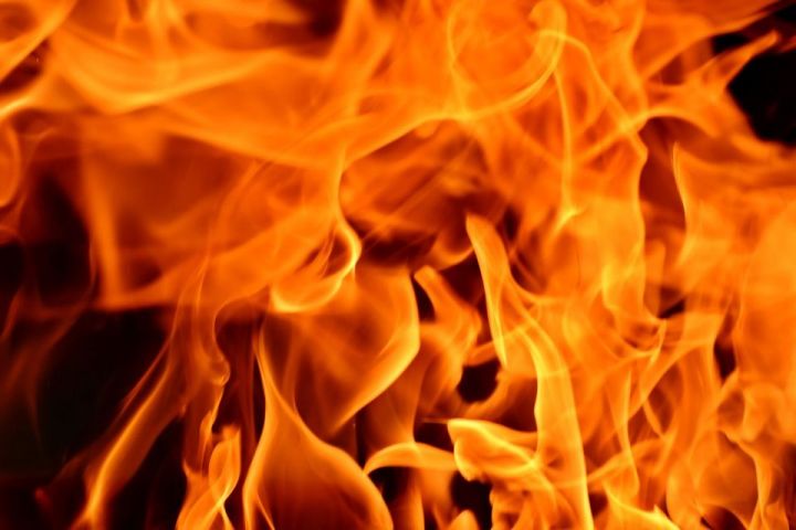 Житель Татарстана попытался сжечь беременную подругу вместе с ее домом