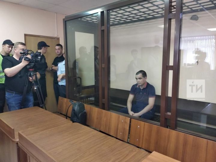 Суд отправил в колонию на три года водителя иномарки, сбившего насмерть 15-летнюю девочку в Казани