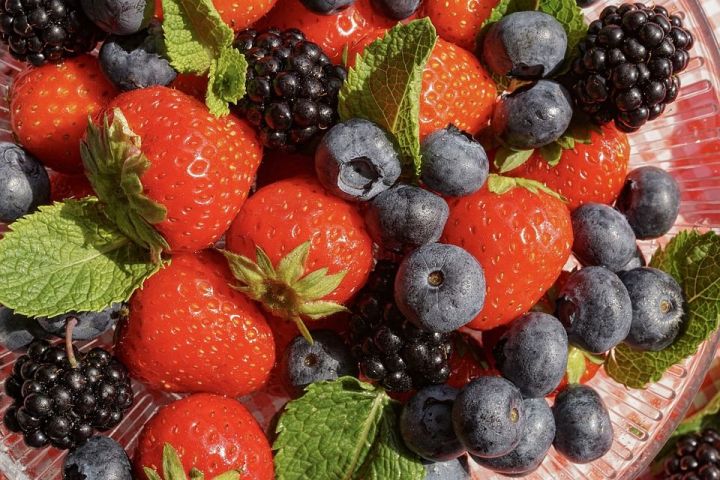 Эксперты  Роскачества рассказали, как дольше сохранить ягоды свежими