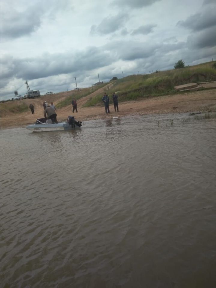 В Лаишевском районе в реке обнаружили тело мужчины, который уплыл на ночную рыбалку и пропал