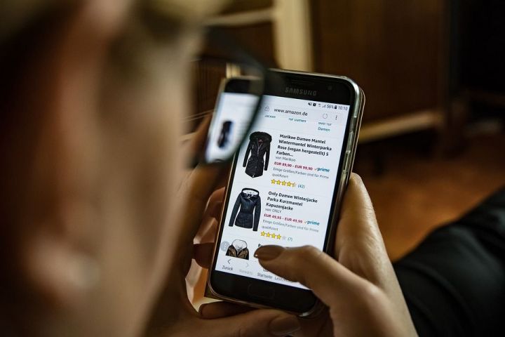Россияне стали тратить больше денег на онлайн-шопинг