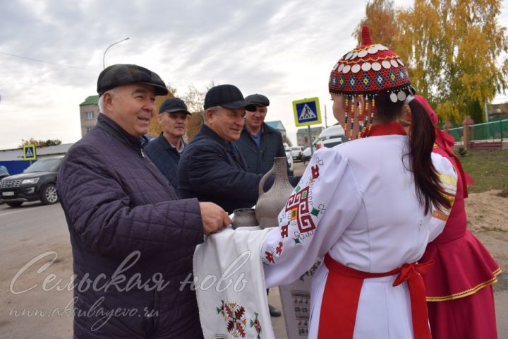 В Аксубаеве открыли набережную в центре поселка