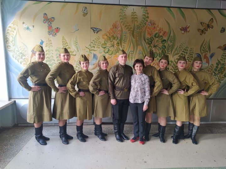 Аксубаевские соцработники станцевали на альметьевской сцене