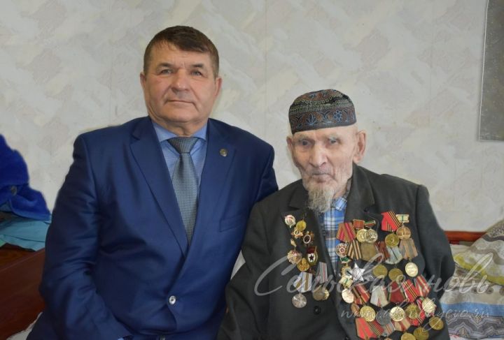 Аксубаевскому солдату войны вручили юбилейную медаль 75-летия Победы