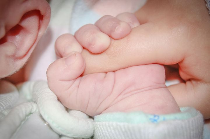 Аксубаевская семья Маловых в подарок третьему малышу получила комплект новорожденного от Министерства социальной защиты РТ
