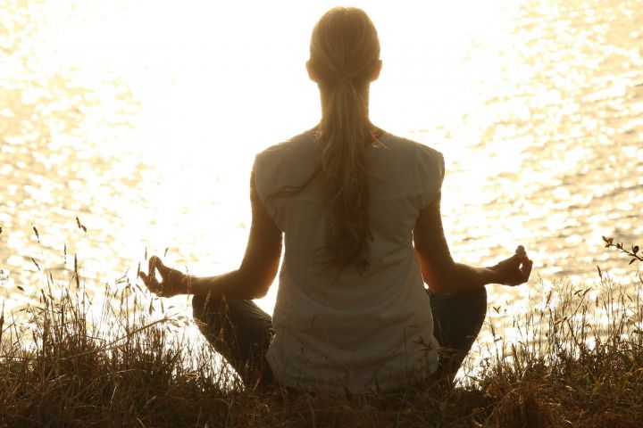 Эксперты: медитации помогают сохранить молодость мозга