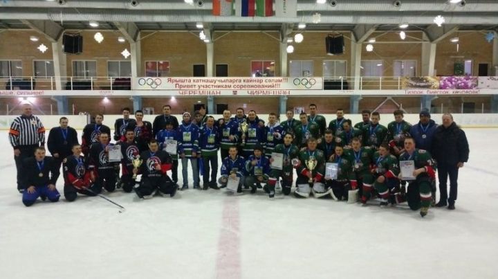 Аксубаевские хоккеисты в шаге от чемпионства