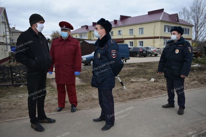 В Аксубаевском районе Роспотребнадзор и полицейские составляют протоколы на нарушителей самоизоляции
